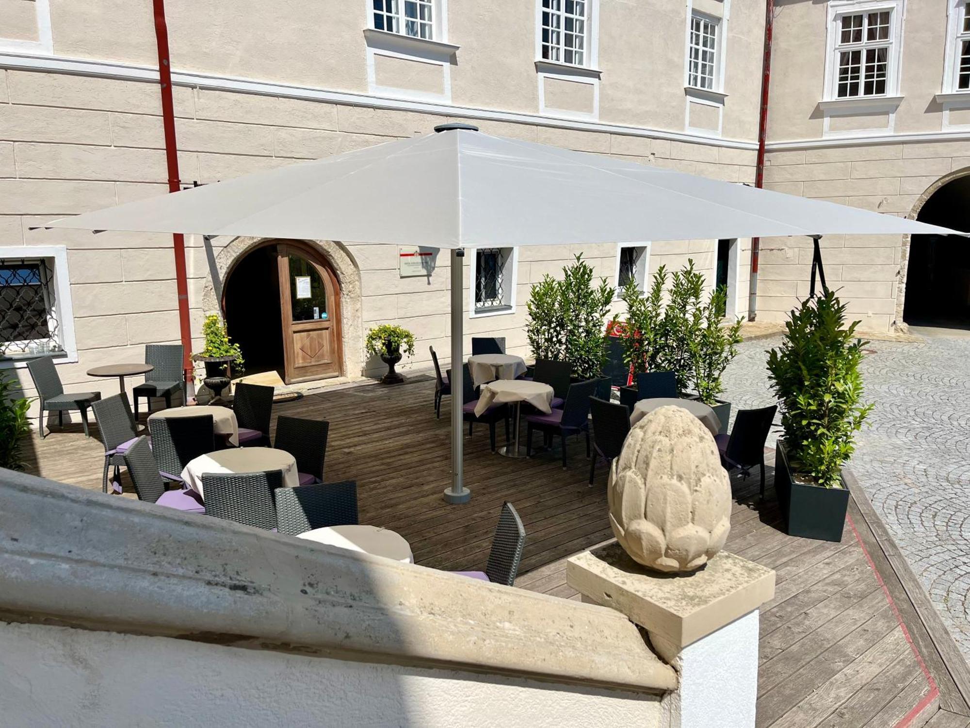 Schlosshotel Mailberg Exterior photo