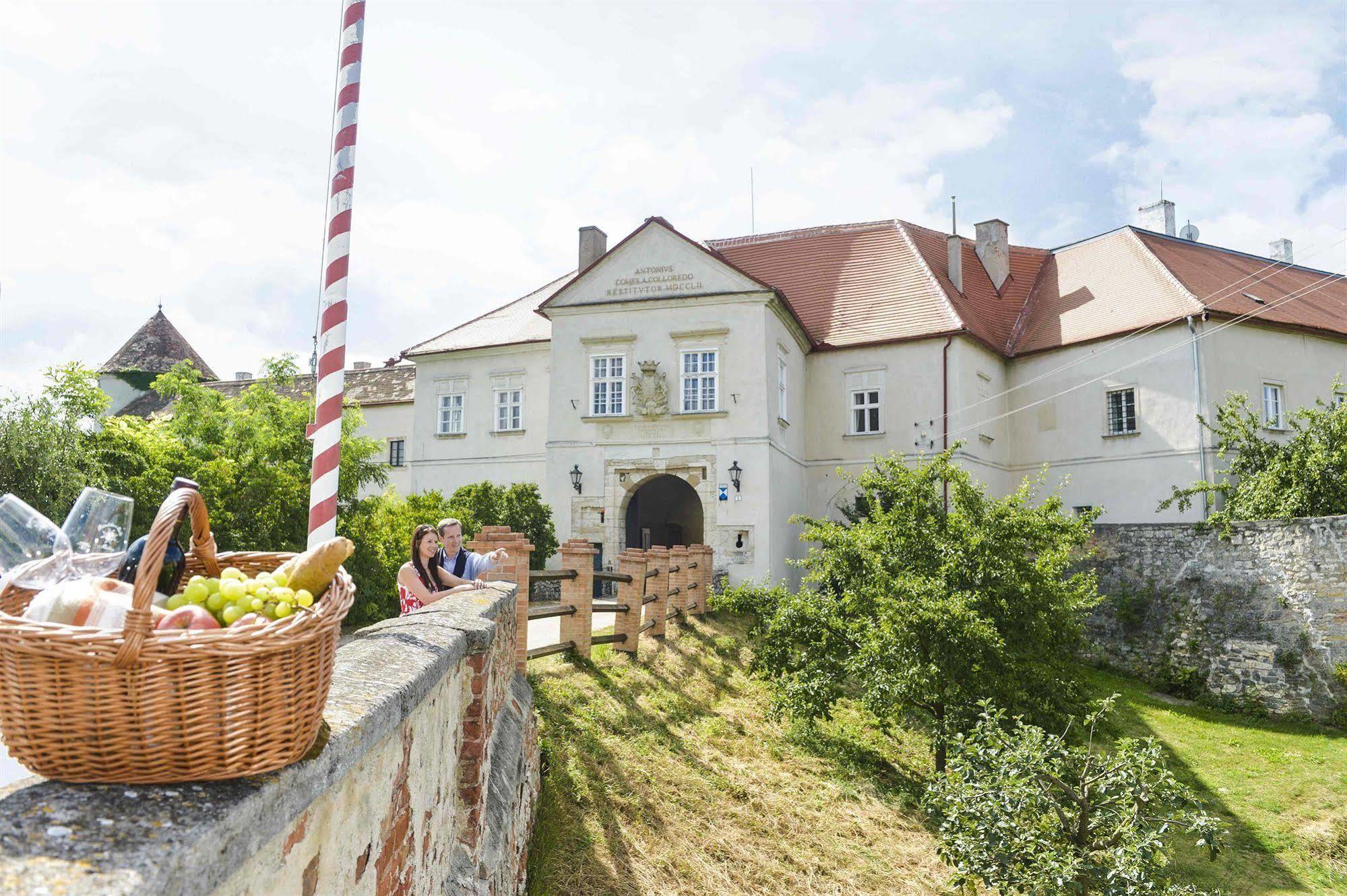 Schlosshotel Mailberg Exterior photo